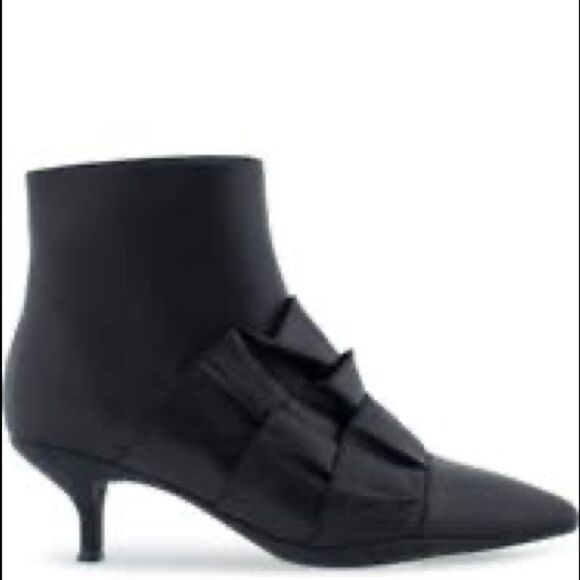 AEROSOLS Women's Kitten Heel Ankle Boot in black‎ Genuine Leather Size 6M NWT - Picture 1 of 11